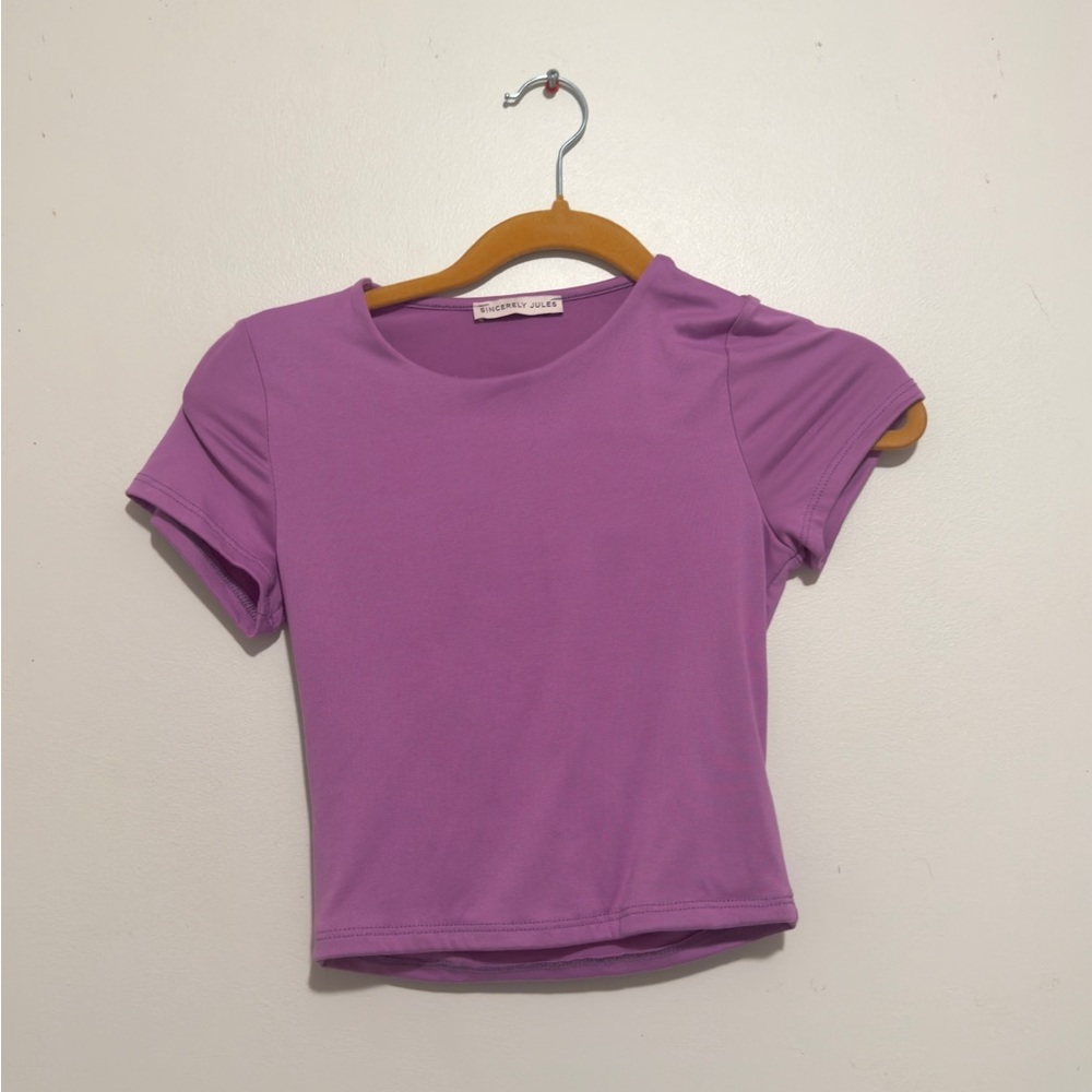 tight fit tee shirt